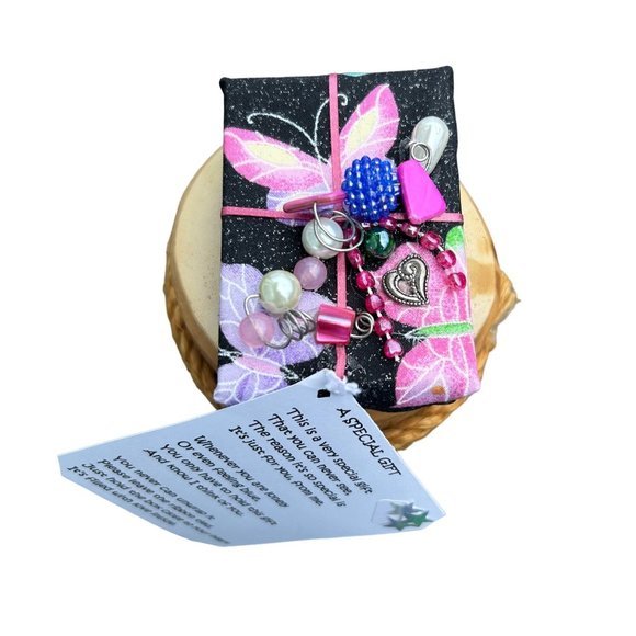 Handcrafted,‎ Embellished, Fabric Wrapped Gift Box - Picture 6 of 7